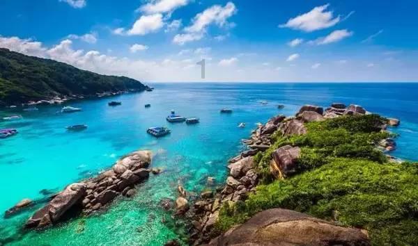 拍海南岛解放纪念照时，邓岳因一事气得要命：他们咋好意思站前面